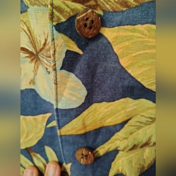 Linen Hawaiian Shirt with Alcohol Pattern - Picture 4 of 6